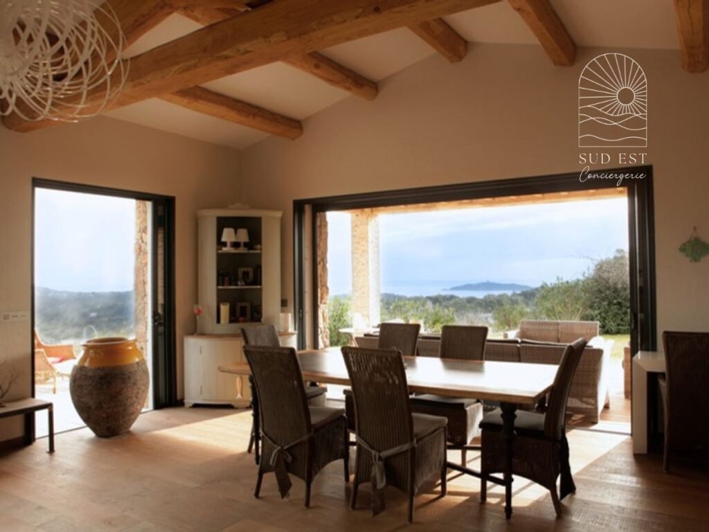Partagez des repas en famille dans cette villa proche de Porto Vecchio