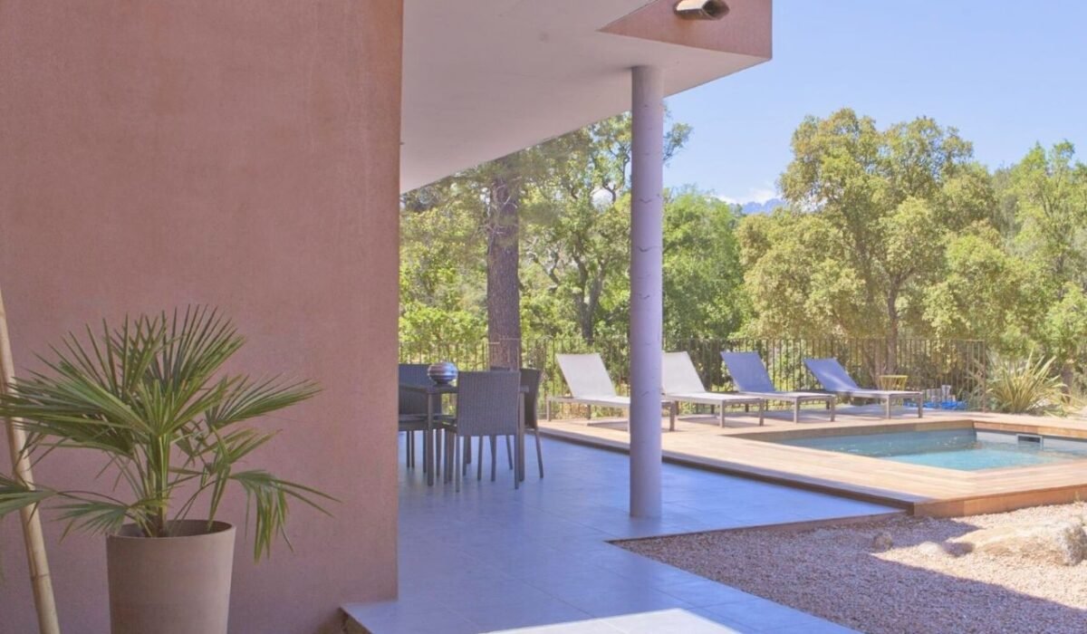 Villa sous le pin - Location vacances Pinarello Corse (21)