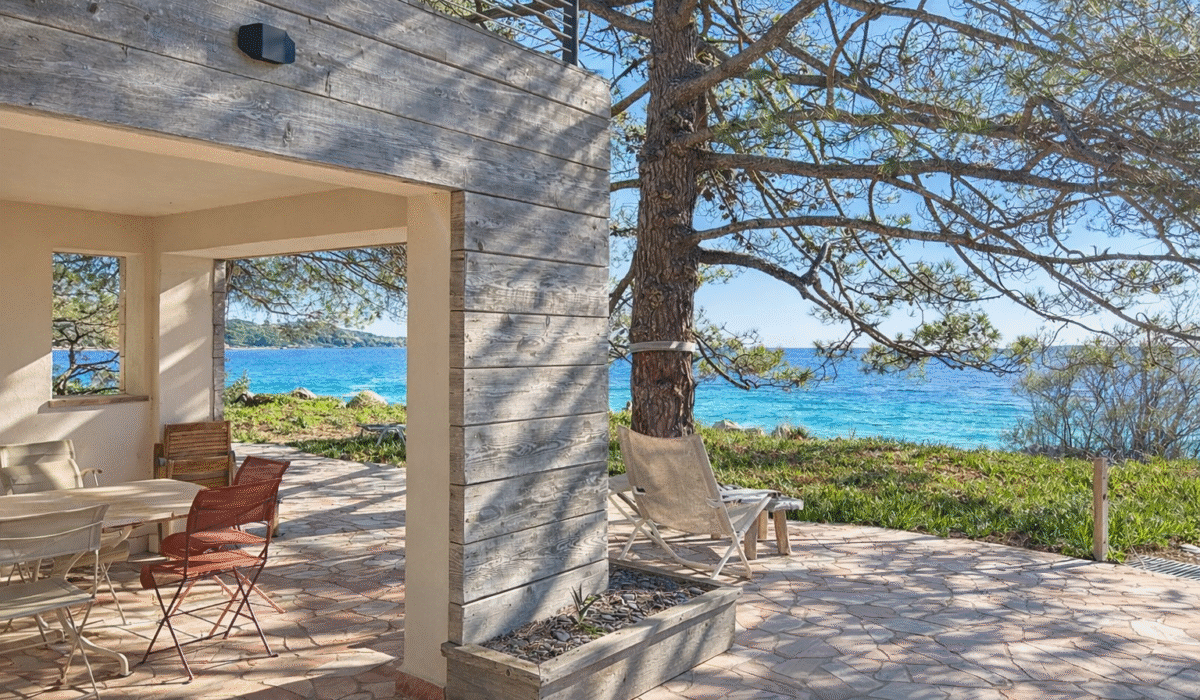 Villa pied dans l'eau porto vecchio cala rossa