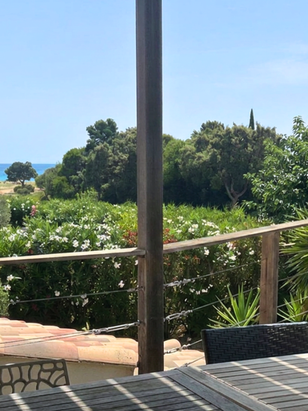 7location pied dans l'eau corse