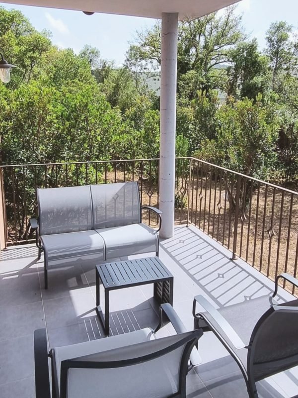 Location de vacances Sainte Lucie de Porto Vecchio - Villa sous le pin