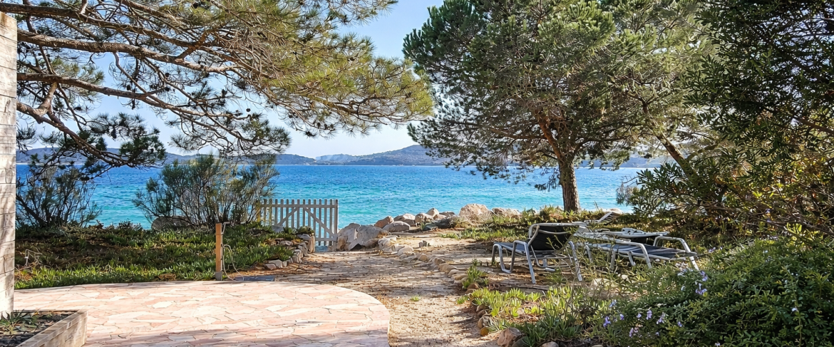Villa pied dans l'eau porto vecchio cala rossa1