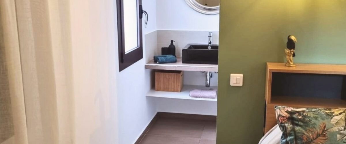 Villa sous le pin - Location vacances Pinarello Corse (18)